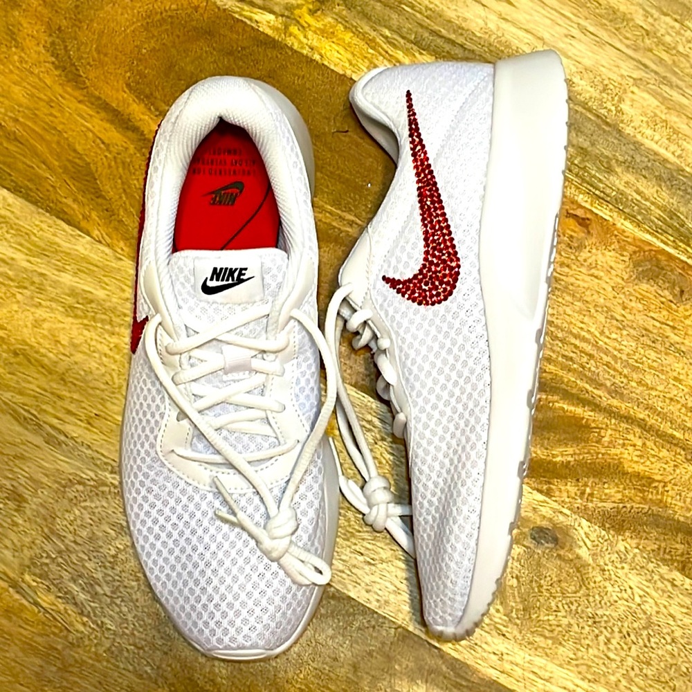 Nike Tanjun Women's Sneaker